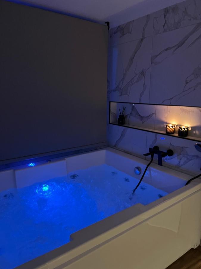 The Skyline Suite Florina Exterior foto