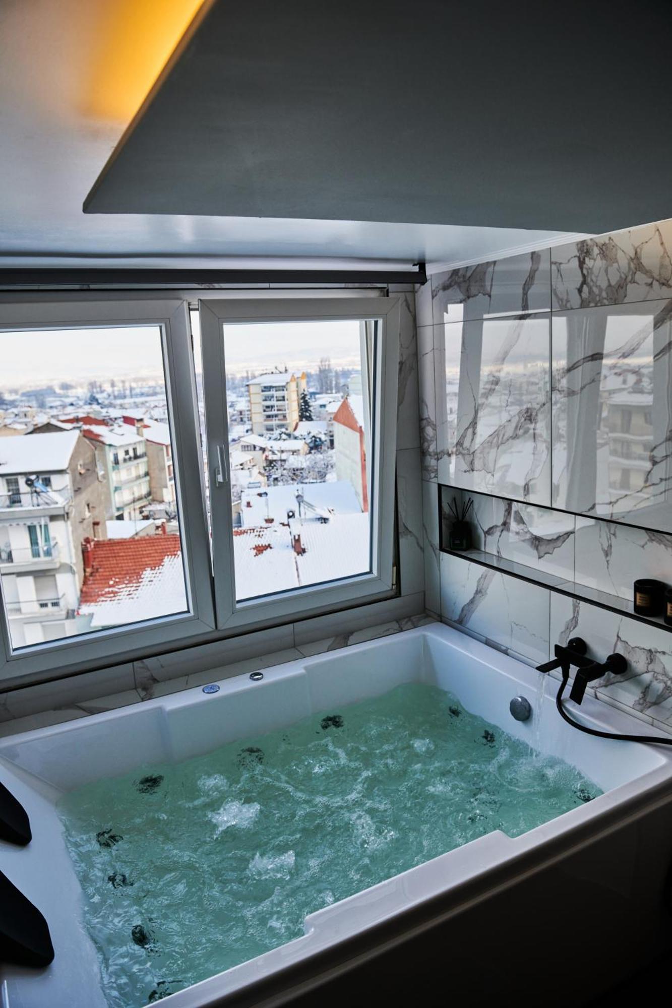 The Skyline Suite Florina Exterior foto