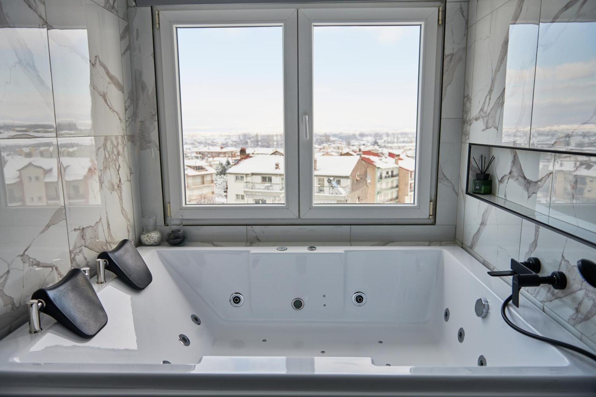The Skyline Suite Florina Exterior foto
